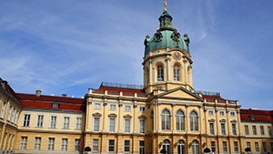 多倫多大學(xué)語言學(xué)專業(yè)怎么樣?2024QS世界大學(xué)學(xué)科排名第13!